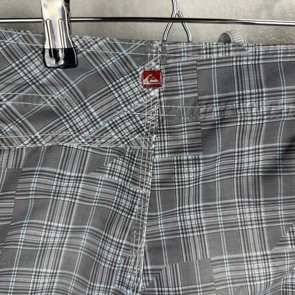 vintage y2k Quiksilver Mens Plaid Board Shorts Grey Blue Cargo‎ Pocket Size 34